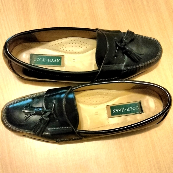 Cole Haan PINCH TASSEL IN BLACK - Picture 12 of 13